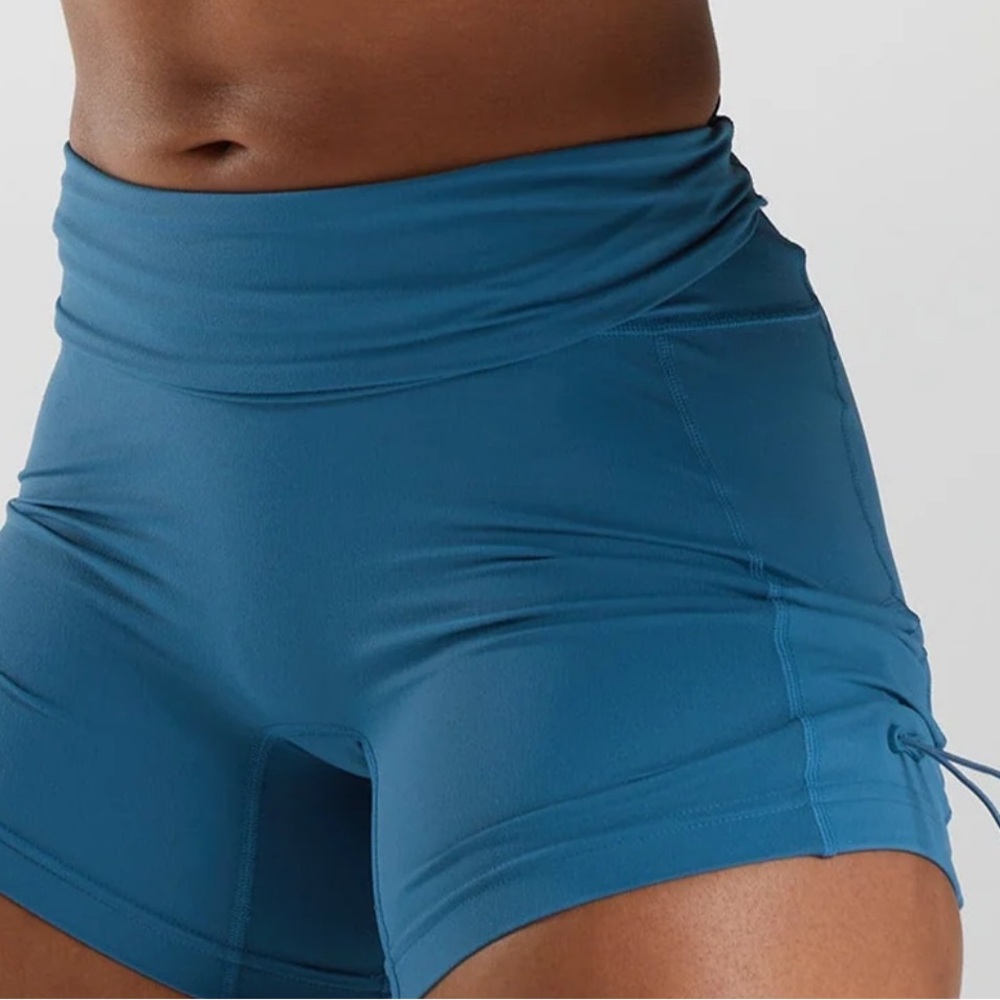 NEW GYMSHARK RUCHED TIGHT SHORTS